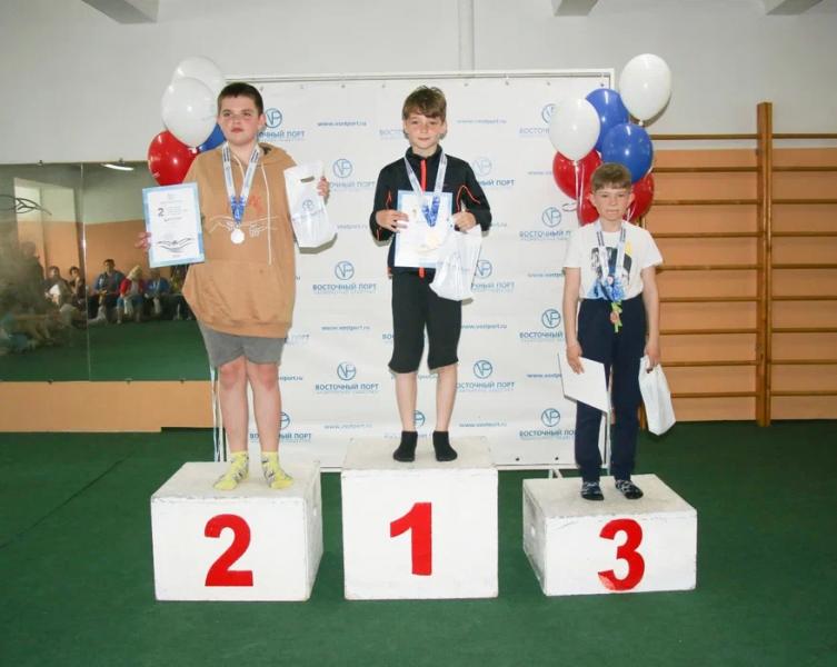 «Восточный Порт» провел соревнования по плаванию памяти Геннадия Жебелева